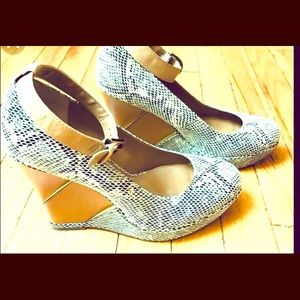 B.Mawsky Snakeskin Wooden Wedge